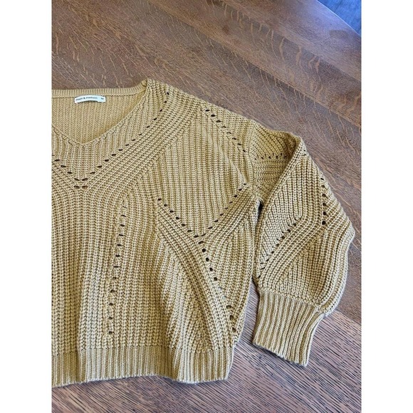 Moon & Madison Women's Cropped Oversized Sweater – Size Medium - Picture 3 of 8